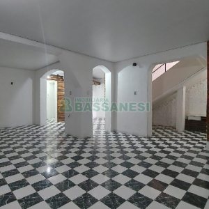 Loja com 170m², no bairro Centro em Caxias do Sul para Alugar