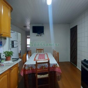 Casa com 189m², 7 dormitórios, 3 vagas, no bairro São Cristóvão em Caxias do Sul para Comprar