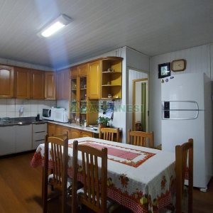 Casa com 189m², 7 dormitórios, 3 vagas, no bairro São Cristóvão em Caxias do Sul para Comprar