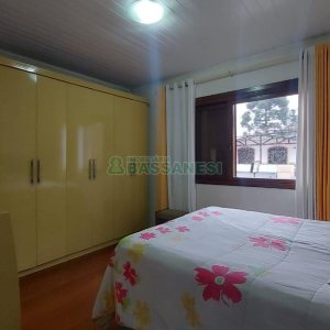 Casa com 189m², 7 dormitórios, 3 vagas, no bairro São Cristóvão em Caxias do Sul para Comprar