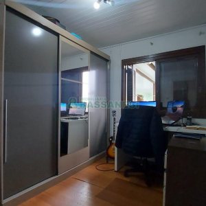 Casa com 189m², 7 dormitórios, 3 vagas, no bairro São Cristóvão em Caxias do Sul para Comprar