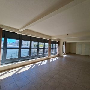 Sala com 104m², no bairro Centro em Caxias do Sul para Alugar ou Comprar