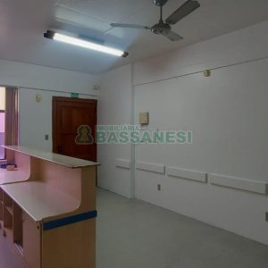 Sala com 64m², 1 vaga, no bairro Centro em Caxias do Sul para Alugar ou Comprar