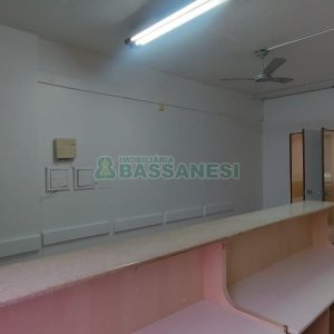 Sala com 64m², 1 vaga, no bairro Centro em Caxias do Sul para Alugar ou Comprar
