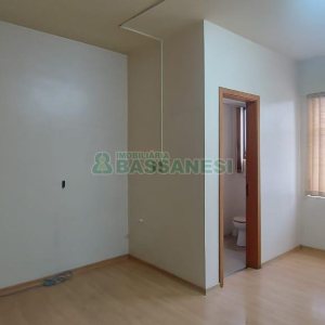 Sala com 64m², 1 vaga, no bairro Centro em Caxias do Sul para Alugar ou Comprar