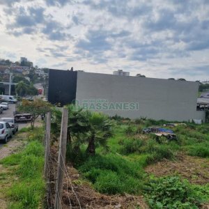 Terreno com 991m², no bairro Sanvitto em Caxias do Sul para Comprar