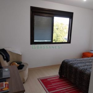 Apartamento com 66m², 2 dormitórios, 1 vaga, no bairro Pio X em Caxias do Sul para Comprar