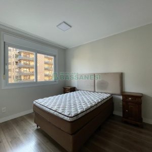 Apto Mobiliado com 115m², 3 dormitórios, 2 vagas, no bairro Centro em Caxias do Sul para Alugar