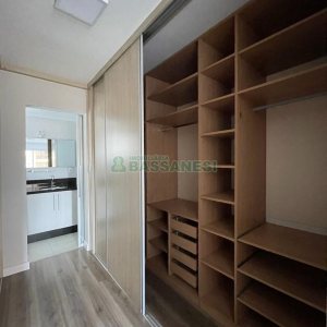 Apto Mobiliado com 115m², 3 dormitórios, 2 vagas, no bairro Centro em Caxias do Sul para Alugar