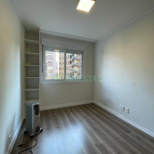 Apto Mobiliado com 115m², 3 dormitórios, 2 vagas, no bairro Centro em Caxias do Sul para Alugar