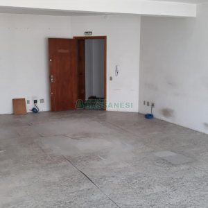 Sala com 68m², 1 vaga, no bairro Rio Branco em Caxias do Sul para Comprar