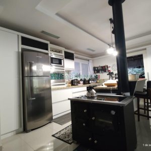 Chácara com 167m², no bairro Ana Rech em Caxias do Sul para Comprar