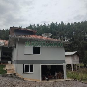 Chácara com 167m², no bairro Ana Rech em Caxias do Sul para Comprar