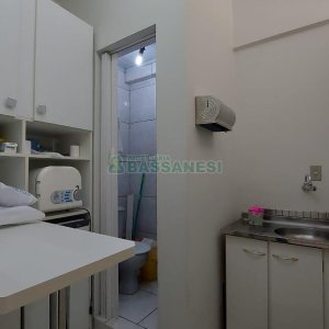Sala com 53m², 1 vaga, no bairro Centro em Caxias do Sul para Comprar