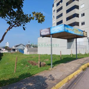 Terreno com 469m², no bairro Charqueadas em Caxias do Sul para Comprar