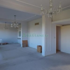 Apartamento com 236m², 4 dormitórios, 1 vaga, no bairro Exposição em Caxias do Sul para Comprar