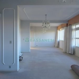 Apartamento com 236m², 4 dormitórios, 1 vaga, no bairro Exposição em Caxias do Sul para Comprar