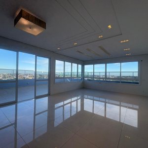 Apartamento com 160m², 3 dormitórios, 4 vagas, no bairro Charqueadas em Caxias do Sul para Alugar