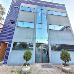 Predio com 200m², 12 vagas, no bairro Exposição em Caxias do Sul para Comprar