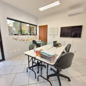 Predio com 200m², 12 vagas, no bairro Exposição em Caxias do Sul para Comprar