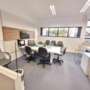 Predio com 200m², 12 vagas, no bairro Exposição em Caxias do Sul para Comprar