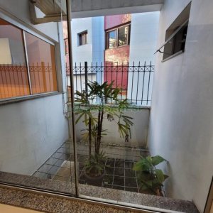 Predio com 200m², 12 vagas, no bairro Exposição em Caxias do Sul para Comprar