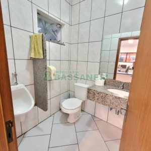 Predio com 200m², 12 vagas, no bairro Exposição em Caxias do Sul para Comprar