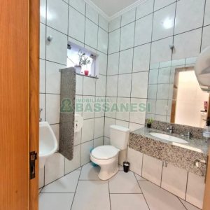 Predio com 200m², 12 vagas, no bairro Exposição em Caxias do Sul para Comprar