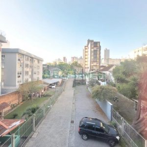 Predio com 200m², 12 vagas, no bairro Exposição em Caxias do Sul para Comprar