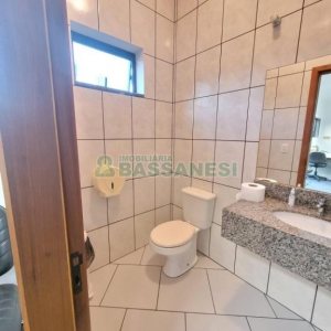 Predio com 200m², 12 vagas, no bairro Exposição em Caxias do Sul para Comprar