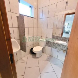 Predio com 200m², 12 vagas, no bairro Exposição em Caxias do Sul para Comprar