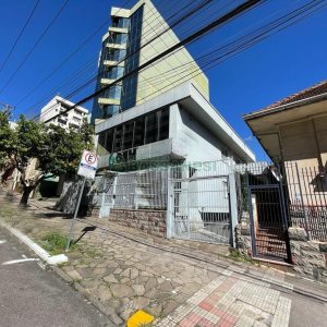 Casa Comercial com 368m², 4 dormitórios, 2 vagas, no bairro Centro em Caxias do Sul para Alugar