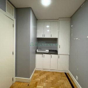Casa Comercial com 368m², 4 dormitórios, 2 vagas, no bairro Centro em Caxias do Sul para Alugar