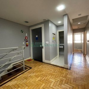 Casa Comercial com 368m², 4 dormitórios, 2 vagas, no bairro Centro em Caxias do Sul para Alugar