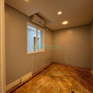 Casa Comercial com 368m², 4 dormitórios, 2 vagas, no bairro Centro em Caxias do Sul para Alugar