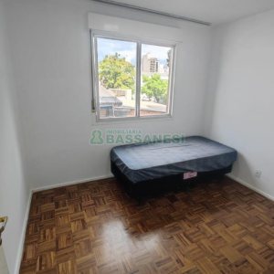 Apartamento com 77m², 3 dormitórios, 1 vaga, no bairro Centro em Caxias do Sul para Comprar