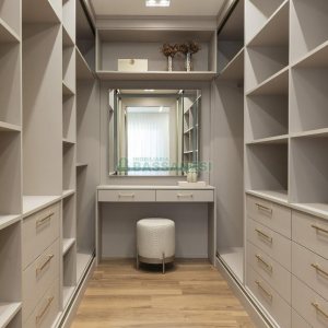 Apartamento com 182m², 3 dormitórios, 2 vagas, no bairro Exposição em Caxias do Sul para Comprar