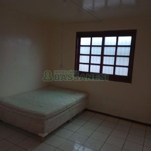 Casa com 154m², 4 dormitórios, 2 vagas, no bairro Esplanada em Caxias do Sul para Comprar