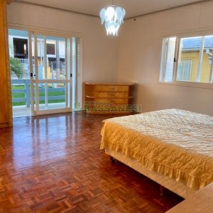 Casa com 212m², 3 dormitórios, 2 vagas, no bairro Fazenda Souza em Caxias do Sul para Comprar