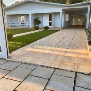 Casa com 212m², 3 dormitórios, 2 vagas, no bairro Fazenda Souza em Caxias do Sul para Comprar