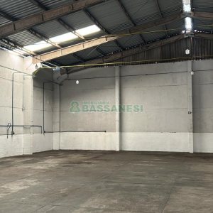 Pavilhão com 671m², no bairro Santa Catarina em Caxias do Sul para Alugar