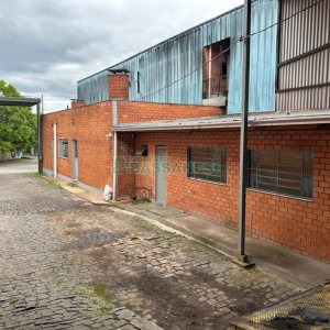 Pavilhão com 671m², no bairro Santa Catarina em Caxias do Sul para Alugar