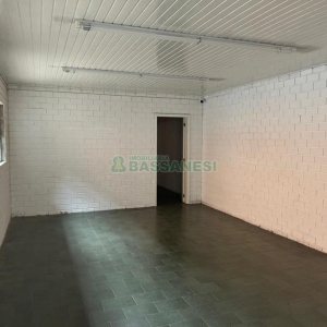 Pavilhão com 671m², no bairro Santa Catarina em Caxias do Sul para Alugar