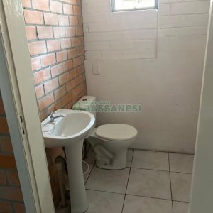 Pavilhão com 671m², no bairro Santa Catarina em Caxias do Sul para Alugar