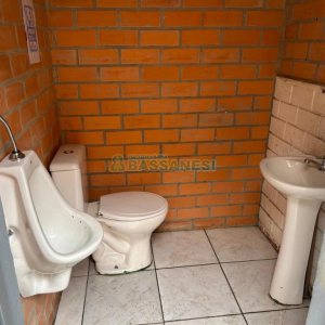 Pavilhão com 671m², no bairro Santa Catarina em Caxias do Sul para Alugar