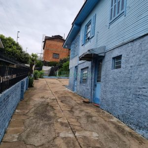 Casa com 200m², 3 dormitórios, 1 vaga, no bairro Nossa Senhora de Lourdes em Caxias do Sul para Comprar