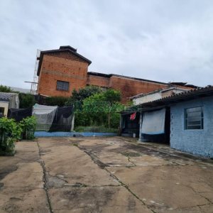 Casa com 200m², 3 dormitórios, 1 vaga, no bairro Nossa Senhora de Lourdes em Caxias do Sul para Comprar
