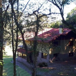 Casa com 200m², 5 dormitórios, 5 vagas, no bairro 3 Legua em Caxias do Sul para Alugar