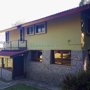 Casa com 200m², 5 dormitórios, 5 vagas, no bairro 3 Legua em Caxias do Sul para Alugar