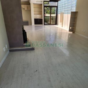 Casa com 205m², 3 dormitórios, 2 vagas, no bairro Cinqüentenário em Caxias do Sul para Comprar